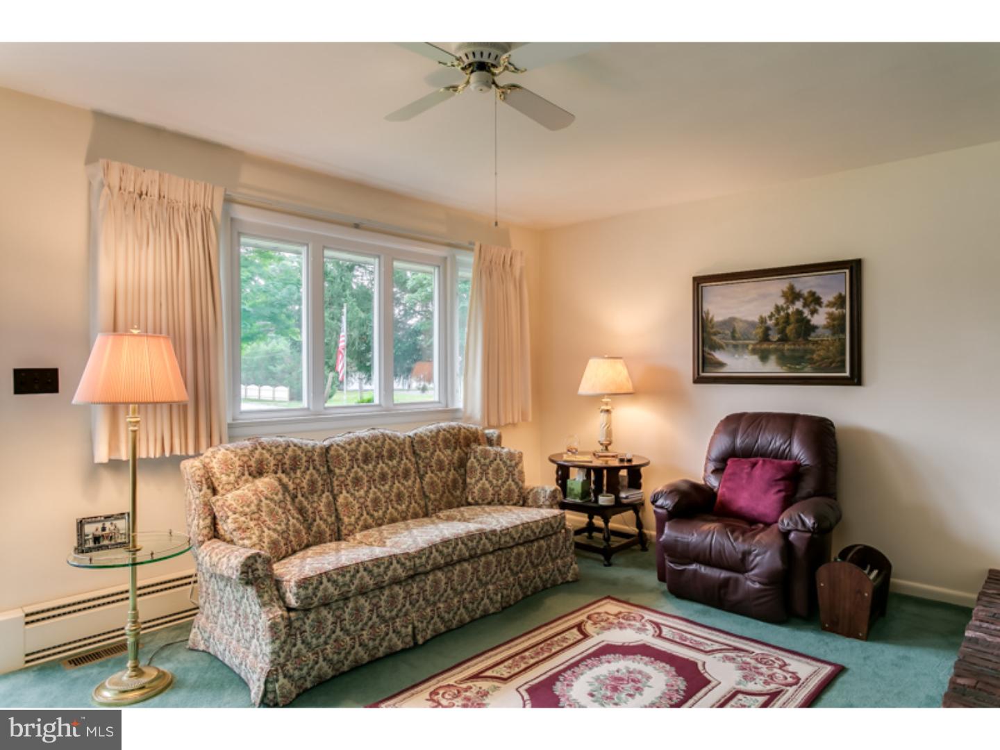2119 Cooper Road Atco, NJ 08004 - Photo 4 of 25 Living Room