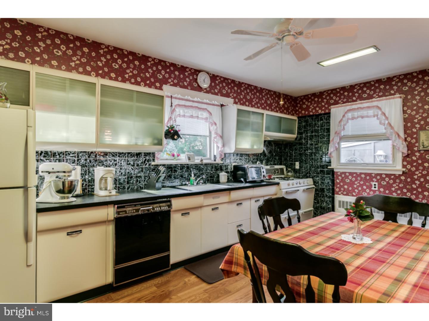 2119 Cooper Road Atco, NJ 08004 - Photo 6 of 25 Kitchen