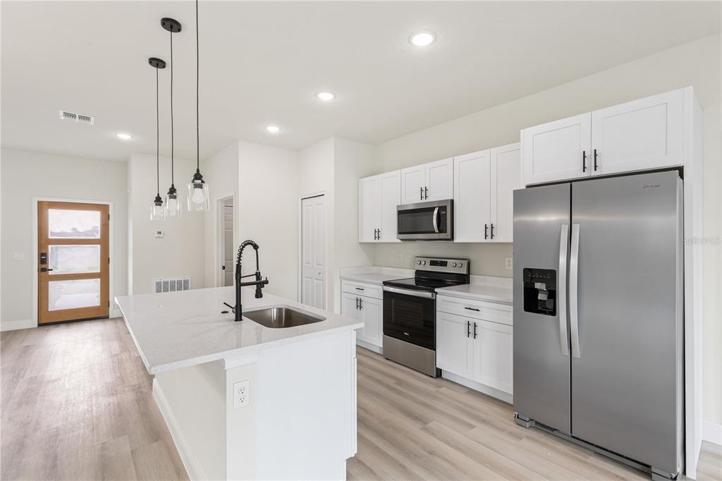 5277 Southwest 165th St Road Ocala, FL 34473 - Photo 6 of 35 Gallery Image 6