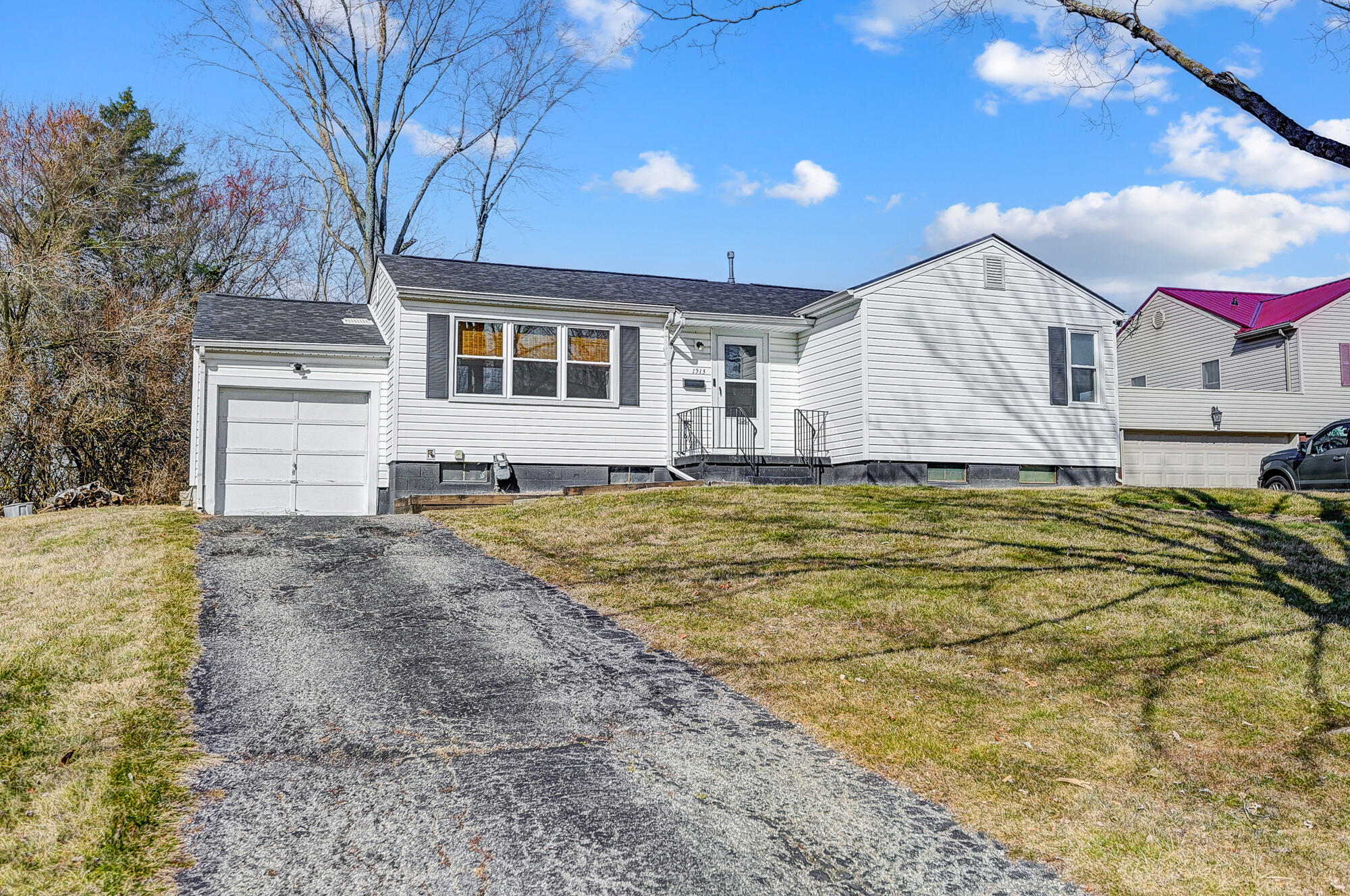 1913 Westgate Road Springfield, OH 45504 - Photo 4 of 38 Gallery Image 4