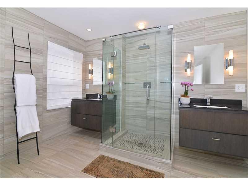 1237 Murdoch Road Pittsburgh, PA 15217 - Photo 17 of 25 Master Bath/Spa.