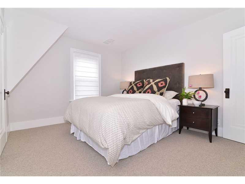1237 Murdoch Road Pittsburgh, PA 15217 - Photo 19 of 25 Bedroom.