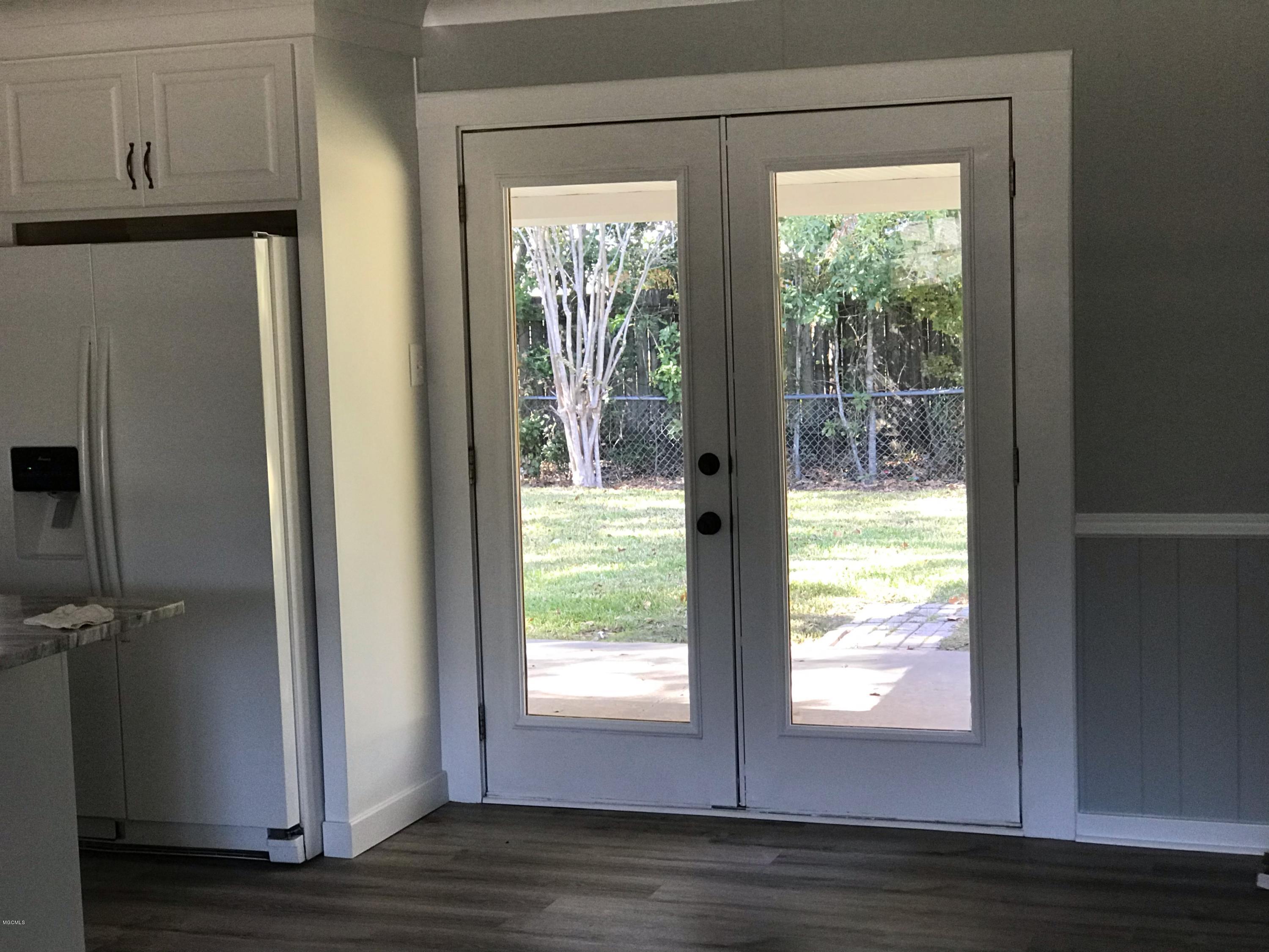 2220 Old Popp's Ferry Road Biloxi, MS 39532 - Photo 9 of 21 09