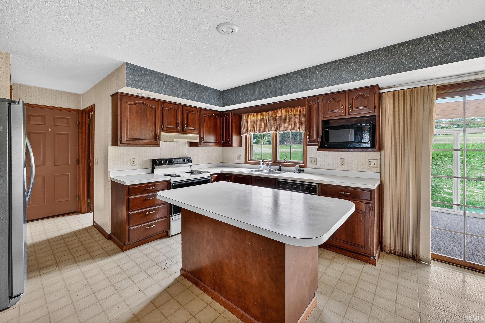15533 Hunting Ridge Trail Granger, IN 46530 - Photo 11 of 36