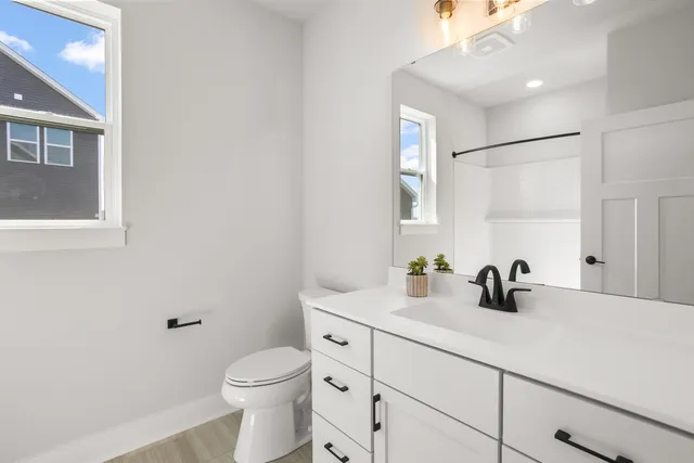 $654,900 | 1700 Whalen Drive, Oconomowoc, WI 53066