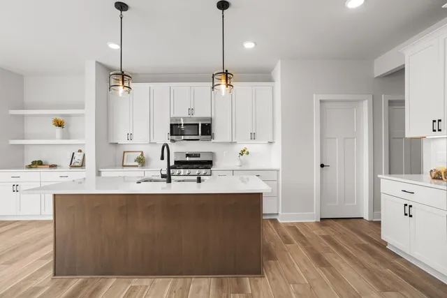 $654,900 | 1700 Whalen Drive, Oconomowoc, WI 53066