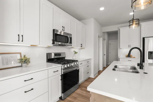 $654,900 | 1700 Whalen Drive, Oconomowoc, WI 53066