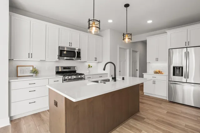 $654,900 | 1700 Whalen Drive, Oconomowoc, WI 53066