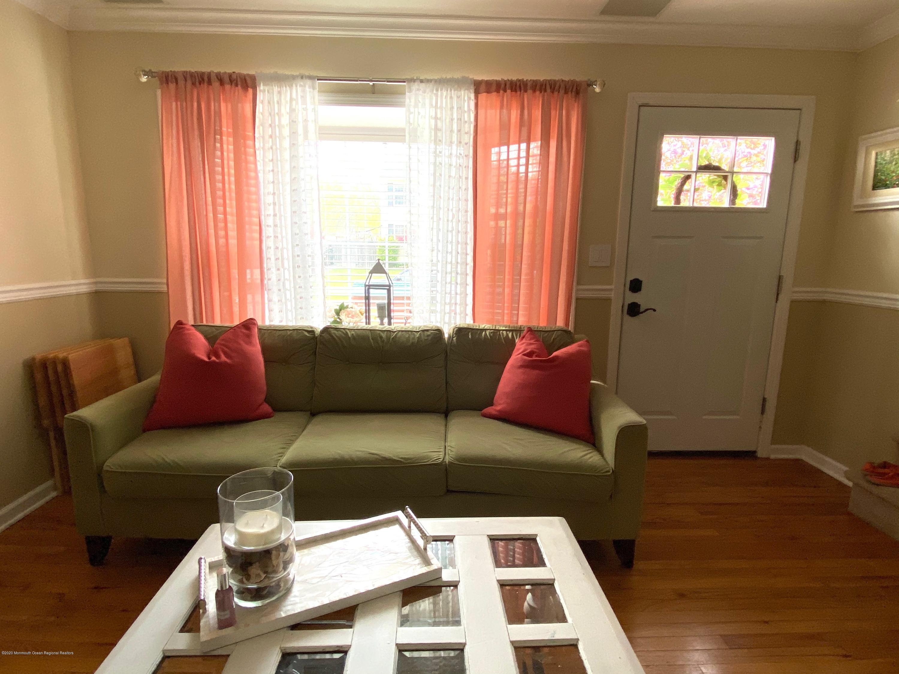 305 Edgeview Road Keyport, NJ 07735 - Photo 3 of 40 F0B72034-9F4E-4BB0-8EC5-5817543C4DB4