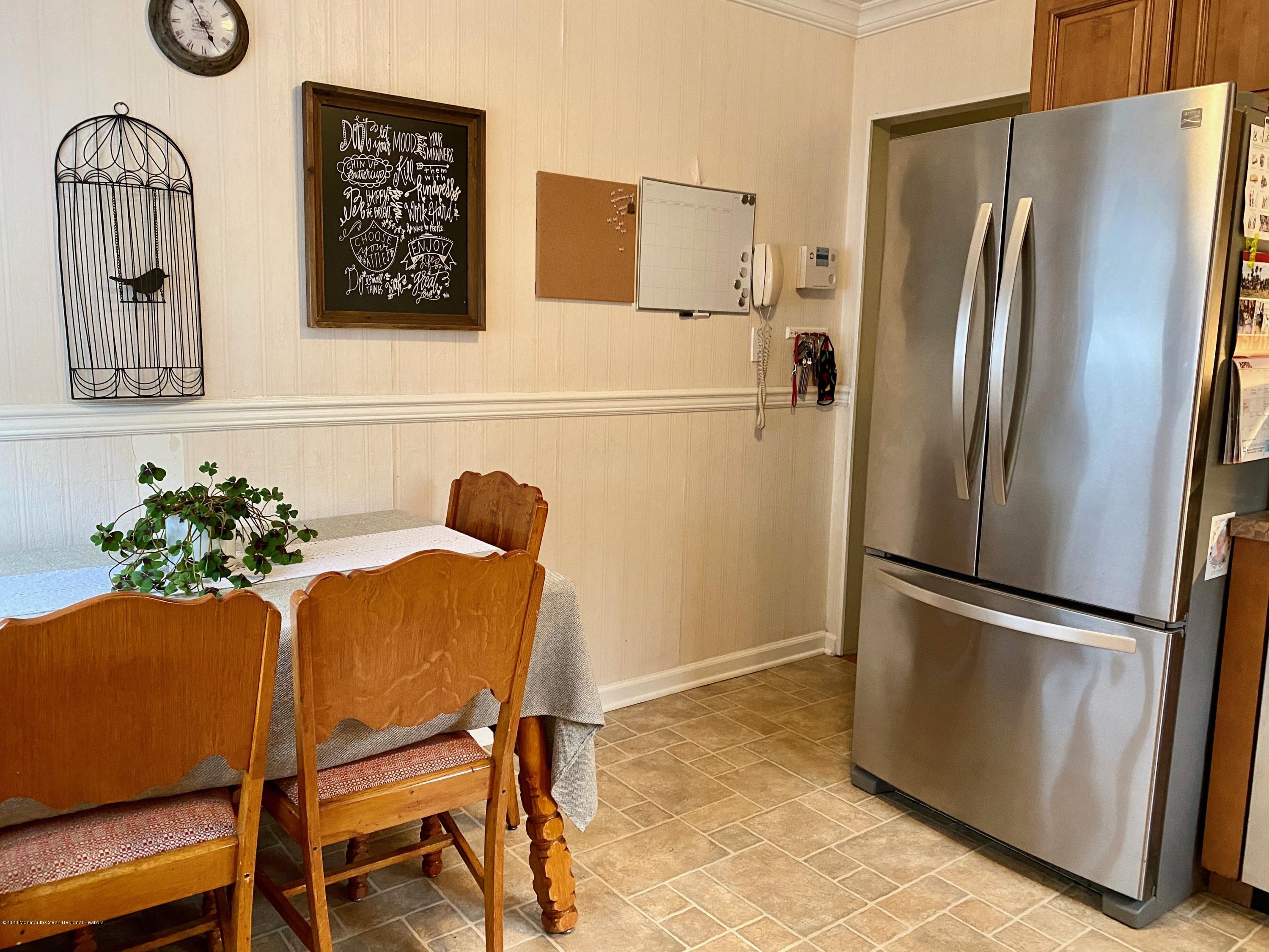 305 Edgeview Road Keyport, NJ 07735 - Photo 9 of 40 3CE40DB2-8297-467E-B4AA-00194E7189D2
