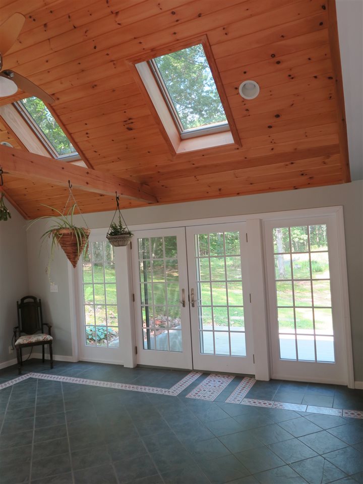240 North River Road Lee, NH 03861 - Photo 7 of 37