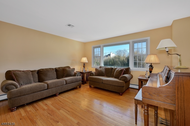 12 Studer Road Clinton, NJ 08809 - Photo 9 of 23 Gallery Image 9