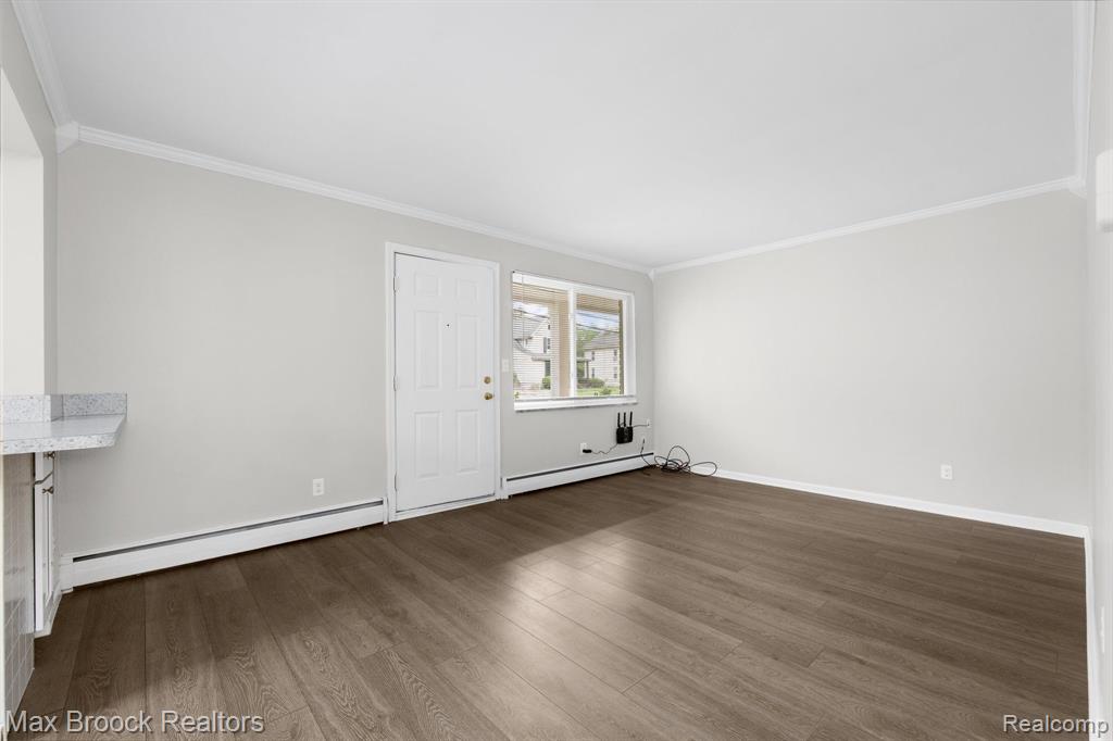 233 1st Street, Unit 5 Rochester, MI 48307 - Photo 3 of 9