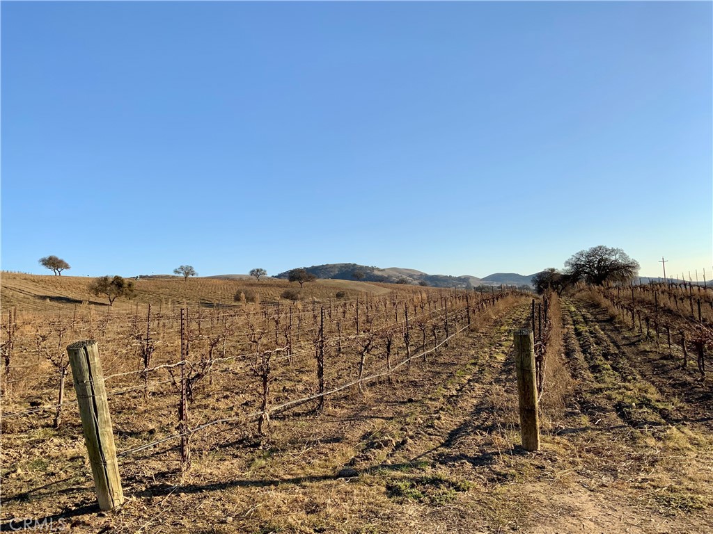 75751 Indian Valley Road San Miguel, CA 93451 - Photo 19 of 60 a view of a large building