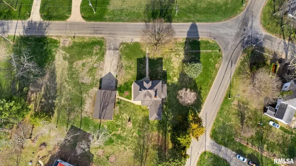 $219,000 | 1201 Old Indian Town Road, Henry, IL 61537