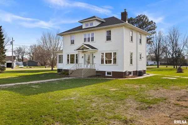 $219,000 | 1201 Old Indian Town Road, Henry, IL 61537