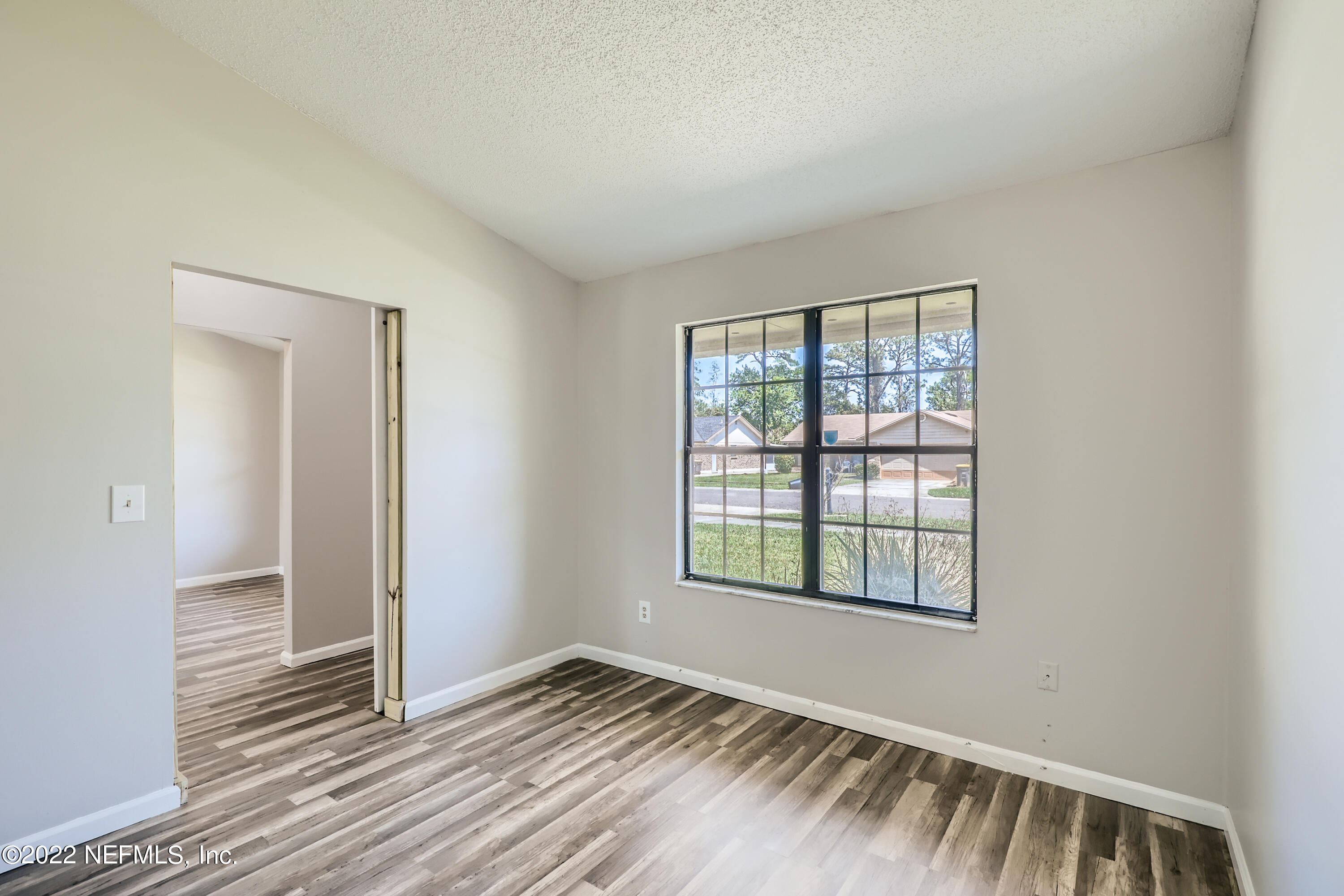 3880 Star Tree Road Jacksonville, FL 32210 - Photo 15 of 33 17-236257903-23 Family Room