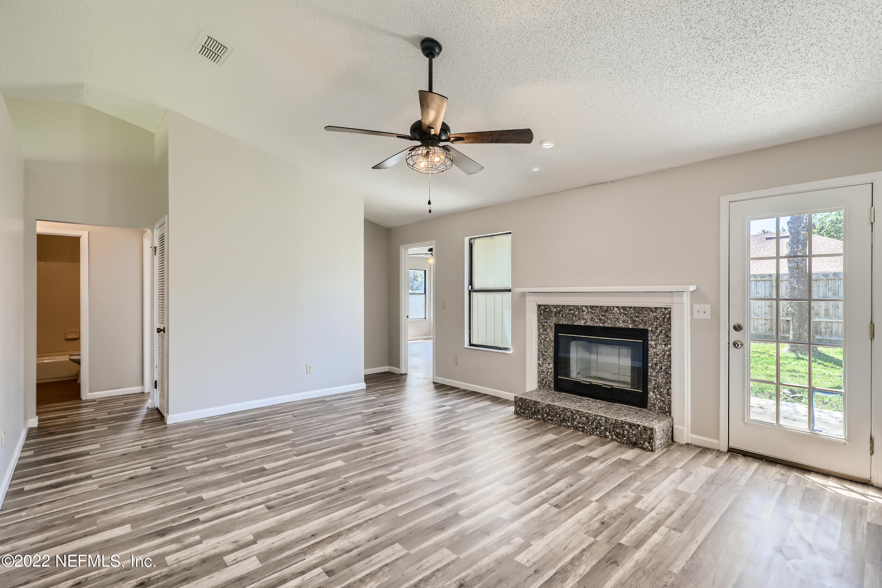 3880 Star Tree Road Jacksonville, FL 32210 - Photo 5 of 33 7-190023706-09 Living Room