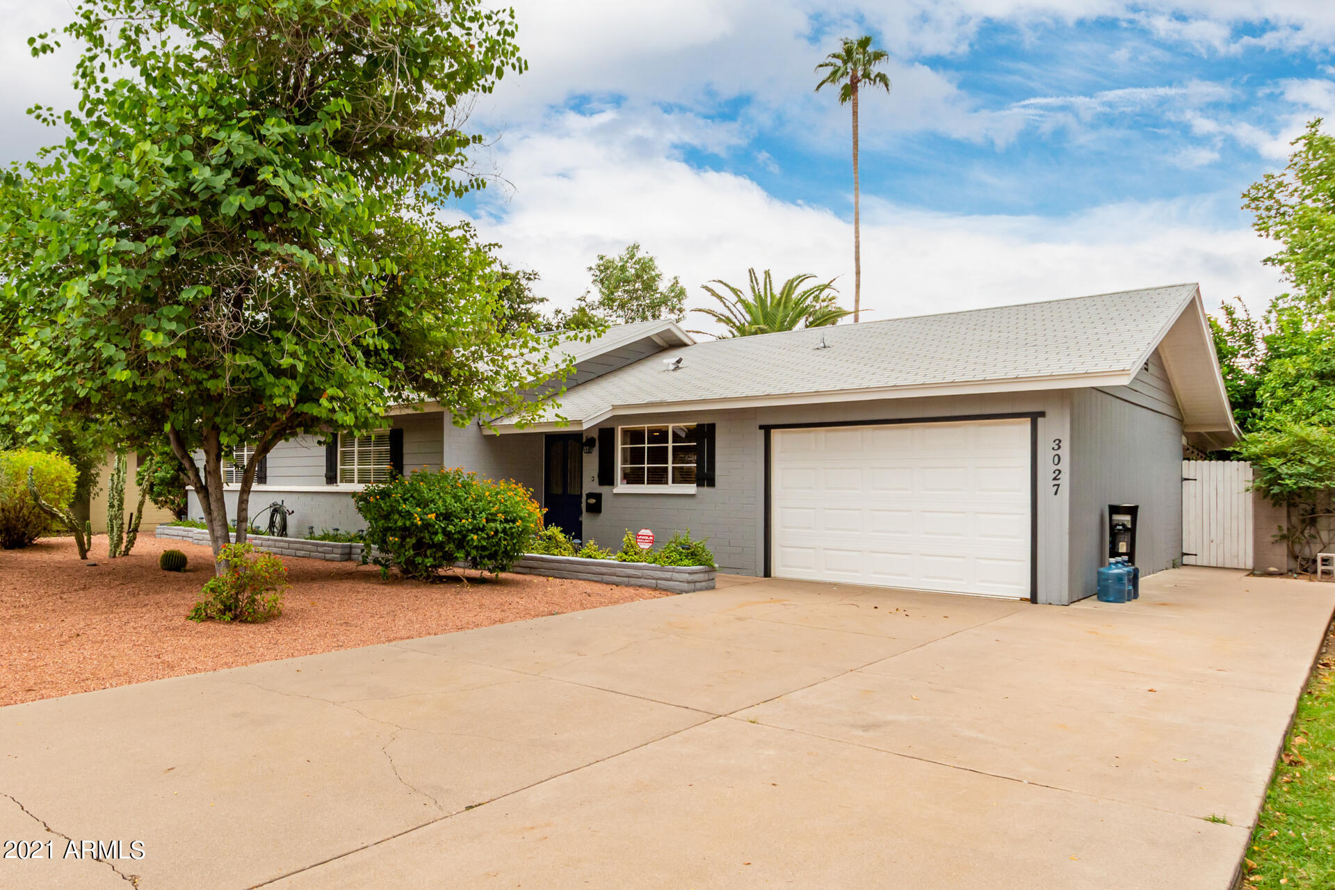 3027 East Cheery Lynn Road Phoenix, AZ 85016 - Photo 3 of 26 0003-Cheery Lynn-3