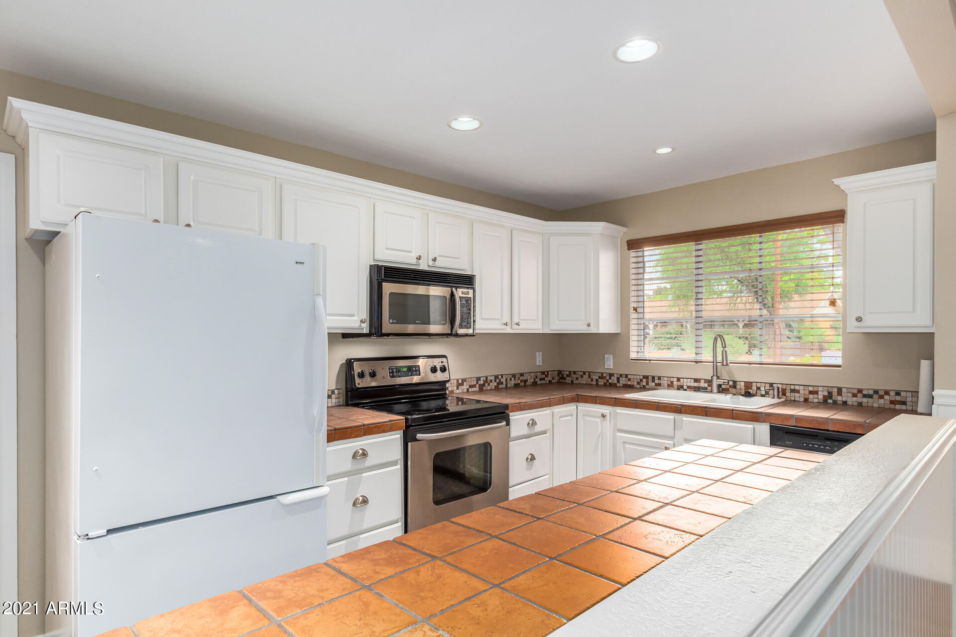 3027 East Cheery Lynn Road Phoenix, AZ 85016 - Photo 9 of 26 0012-Cheery Lynn-11