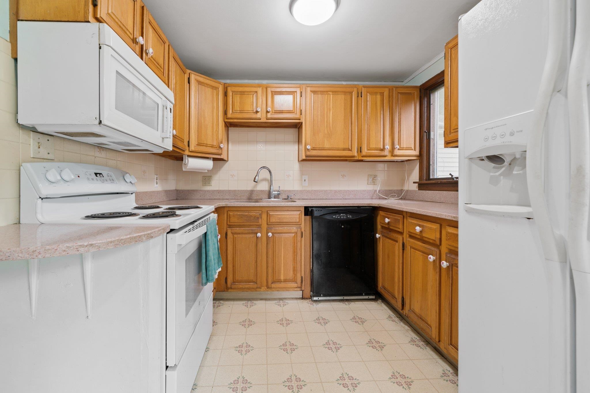 72 Chester Road Derry, NH 03038 - Photo 16 of 27 Gallery Image 16
