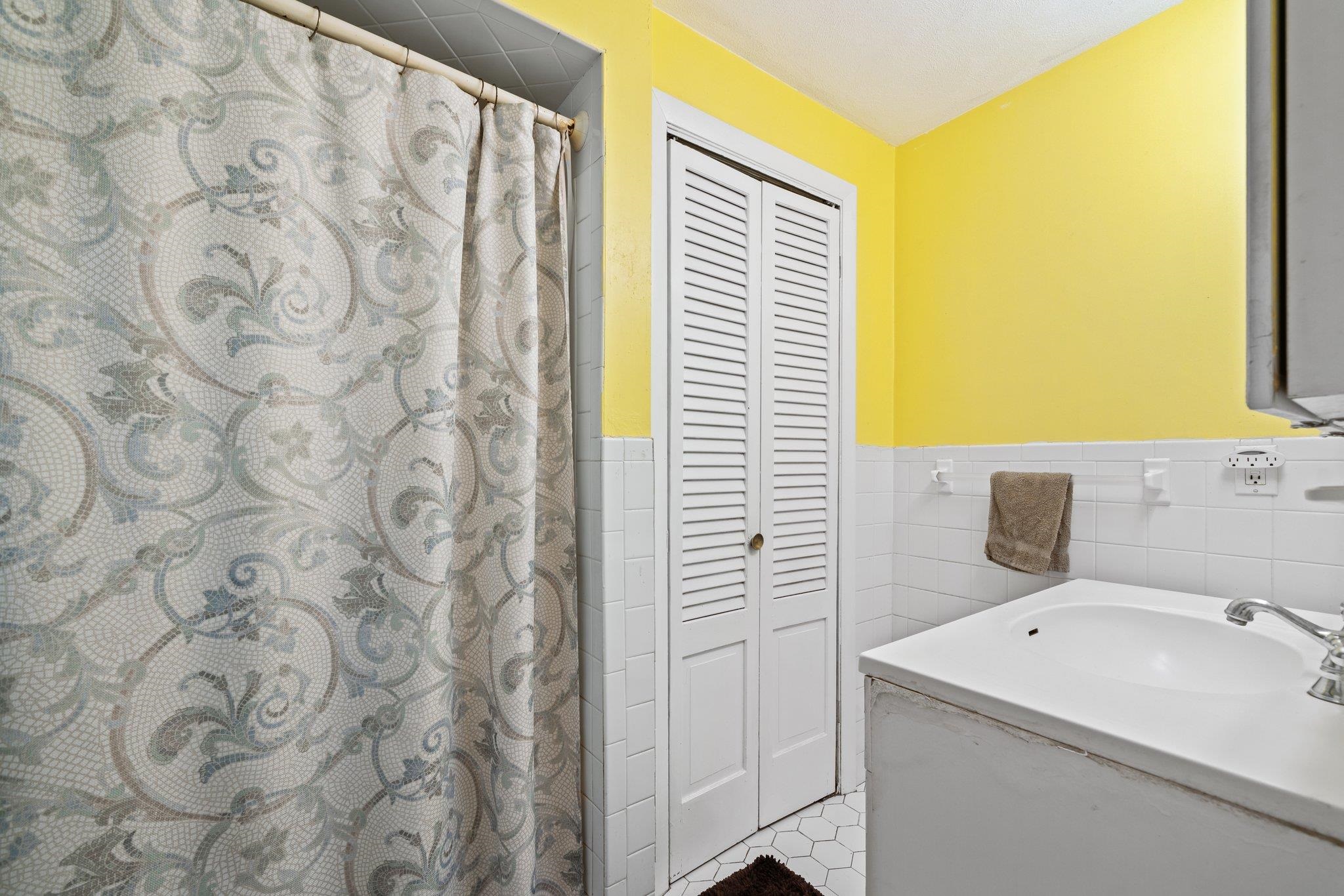 72 Chester Road Derry, NH 03038 - Photo 26 of 27 Gallery Image 26