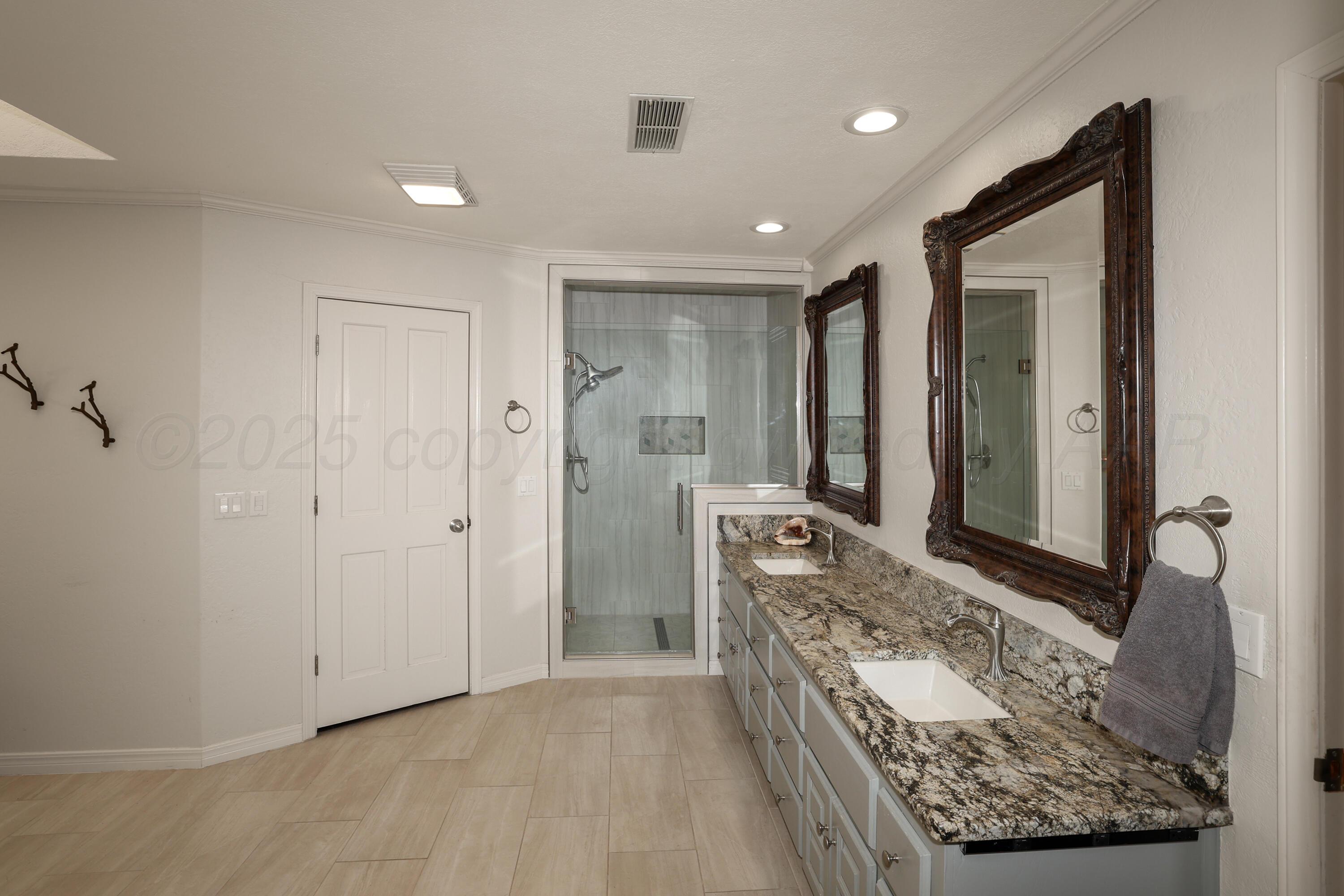 3449 Irving Lane Amarillo, TX 79121 - Photo 14 of 30 20-Primary Bath