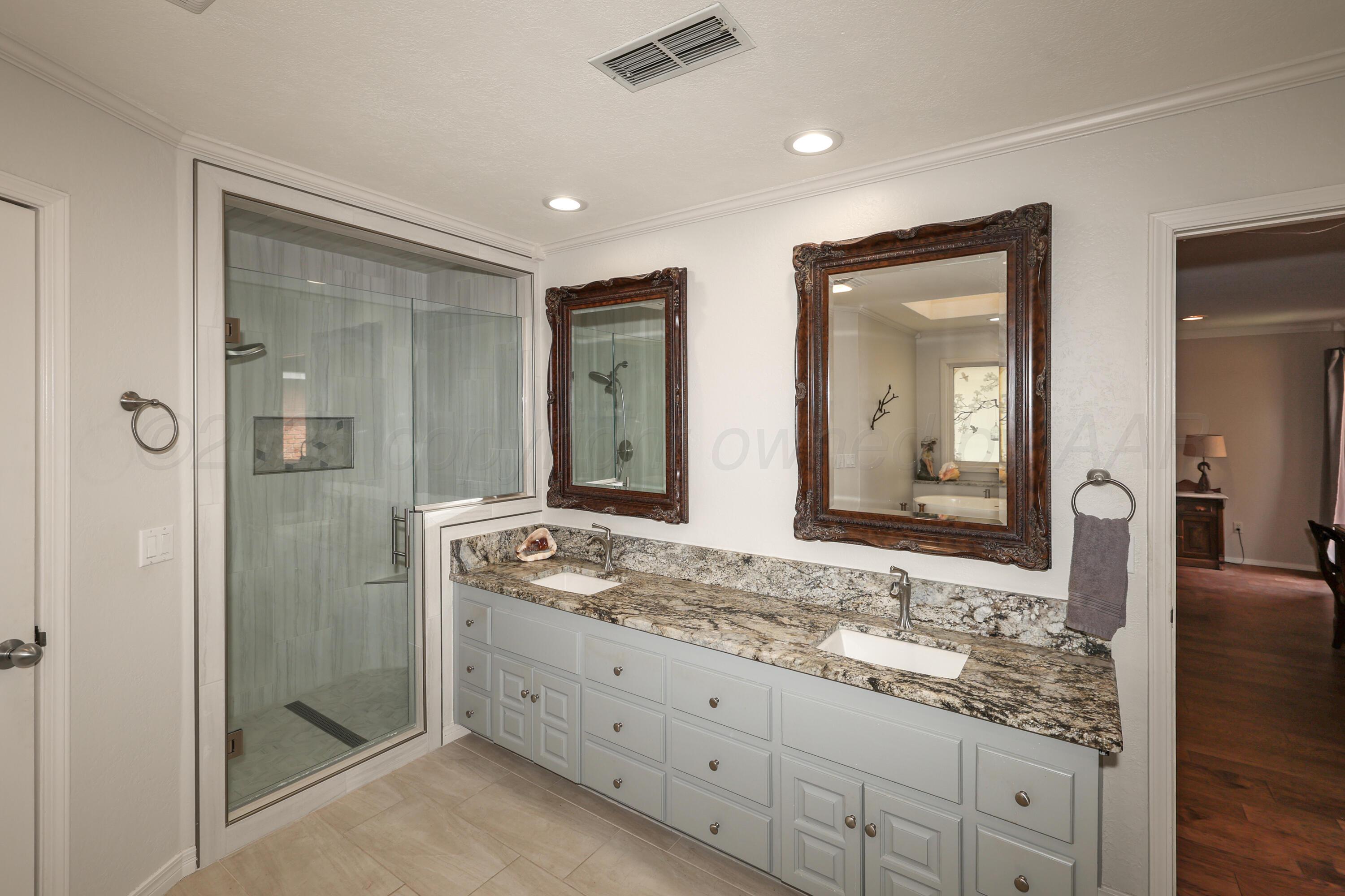 3449 Irving Lane Amarillo, TX 79121 - Photo 15 of 30 21-Primary Bath