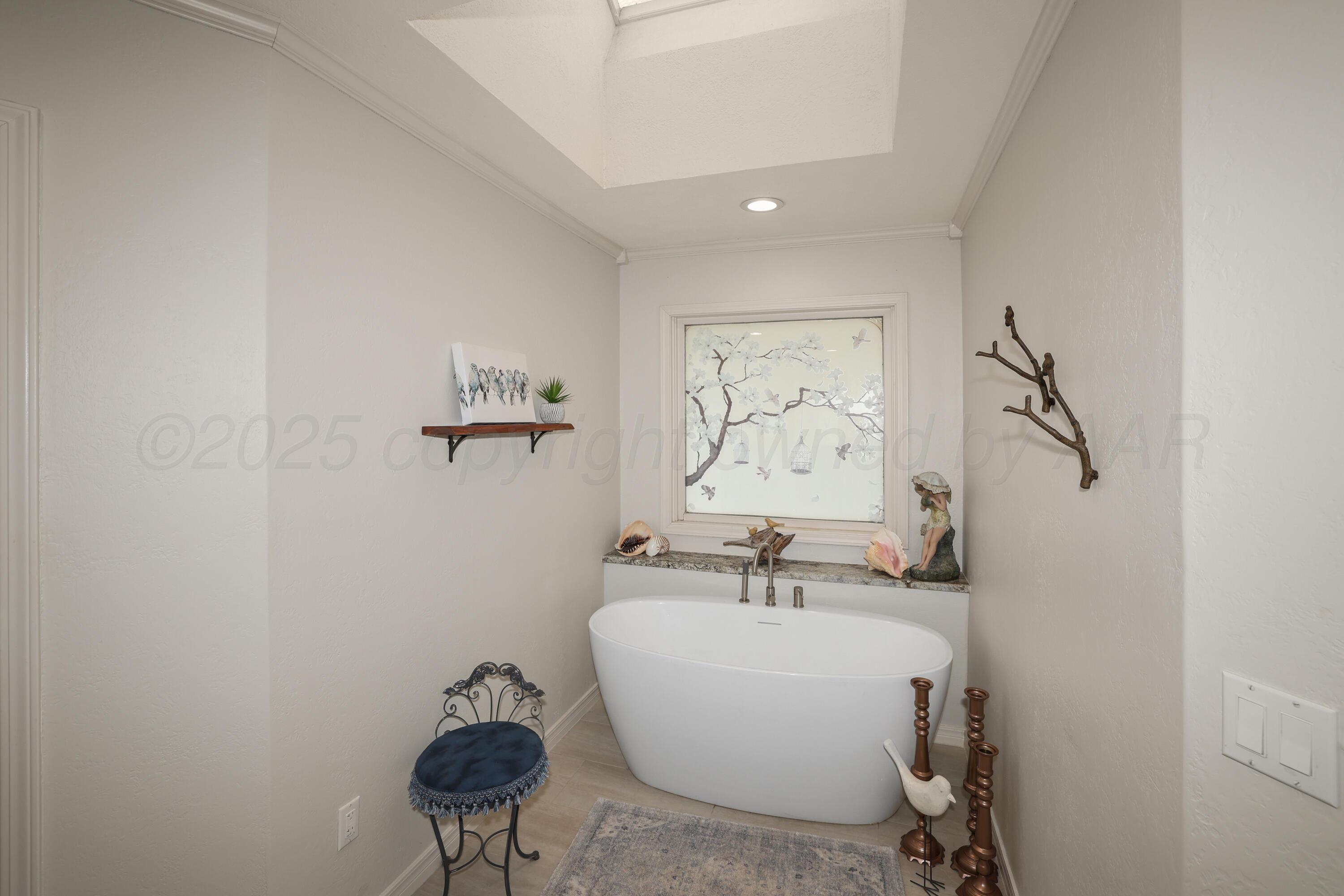 3449 Irving Lane Amarillo, TX 79121 - Photo 16 of 30 22-Primary Bath