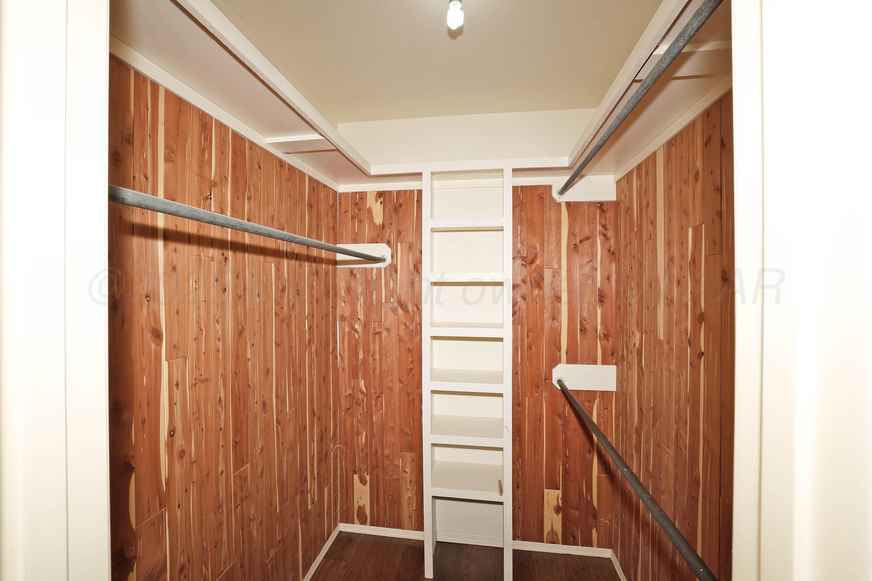 3449 Irving Lane Amarillo, TX 79121 - Photo 24 of 30 29-4th Bedroom Closet