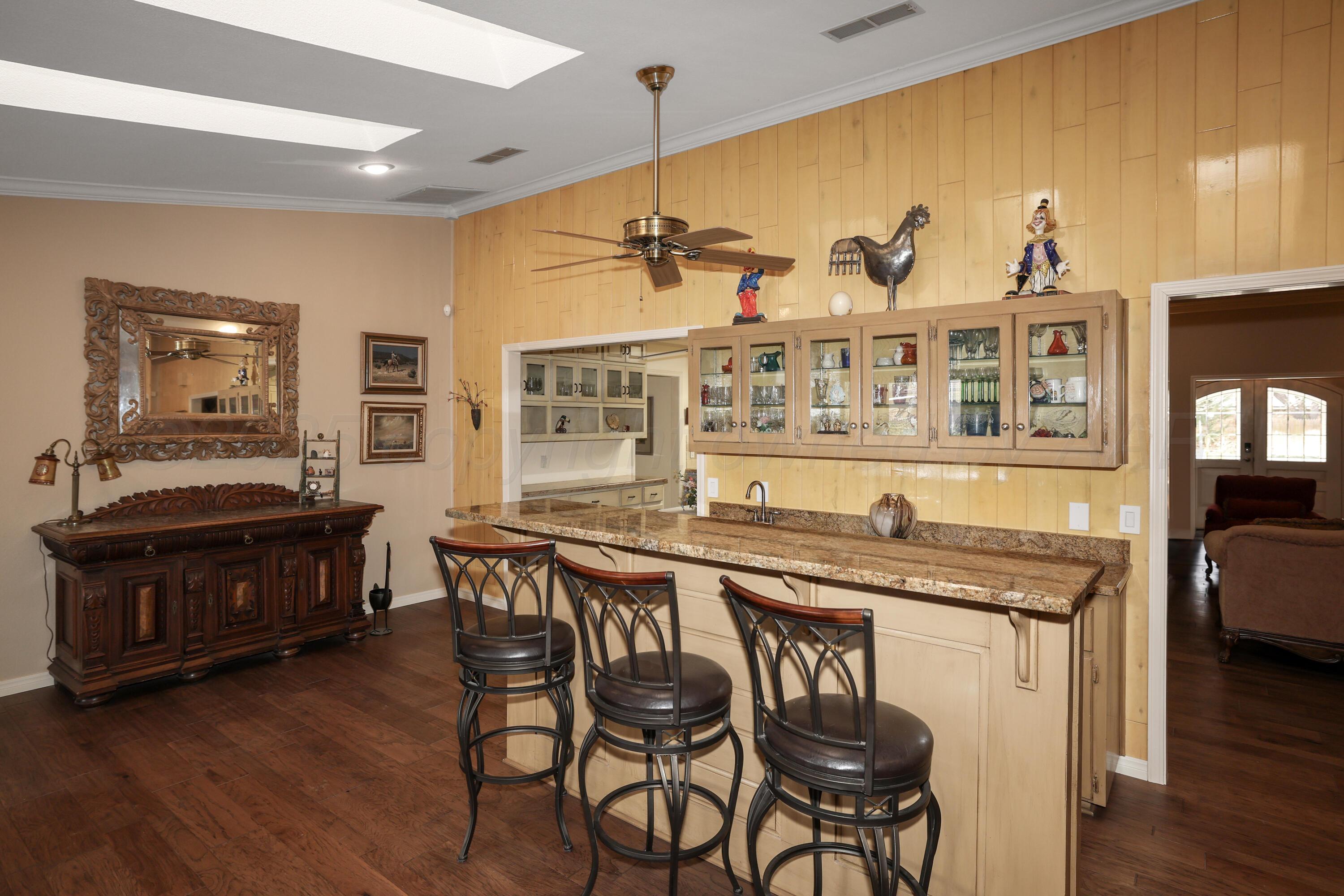 3449 Irving Lane Amarillo, TX 79121 - Photo 6 of 30 10-Den Bar