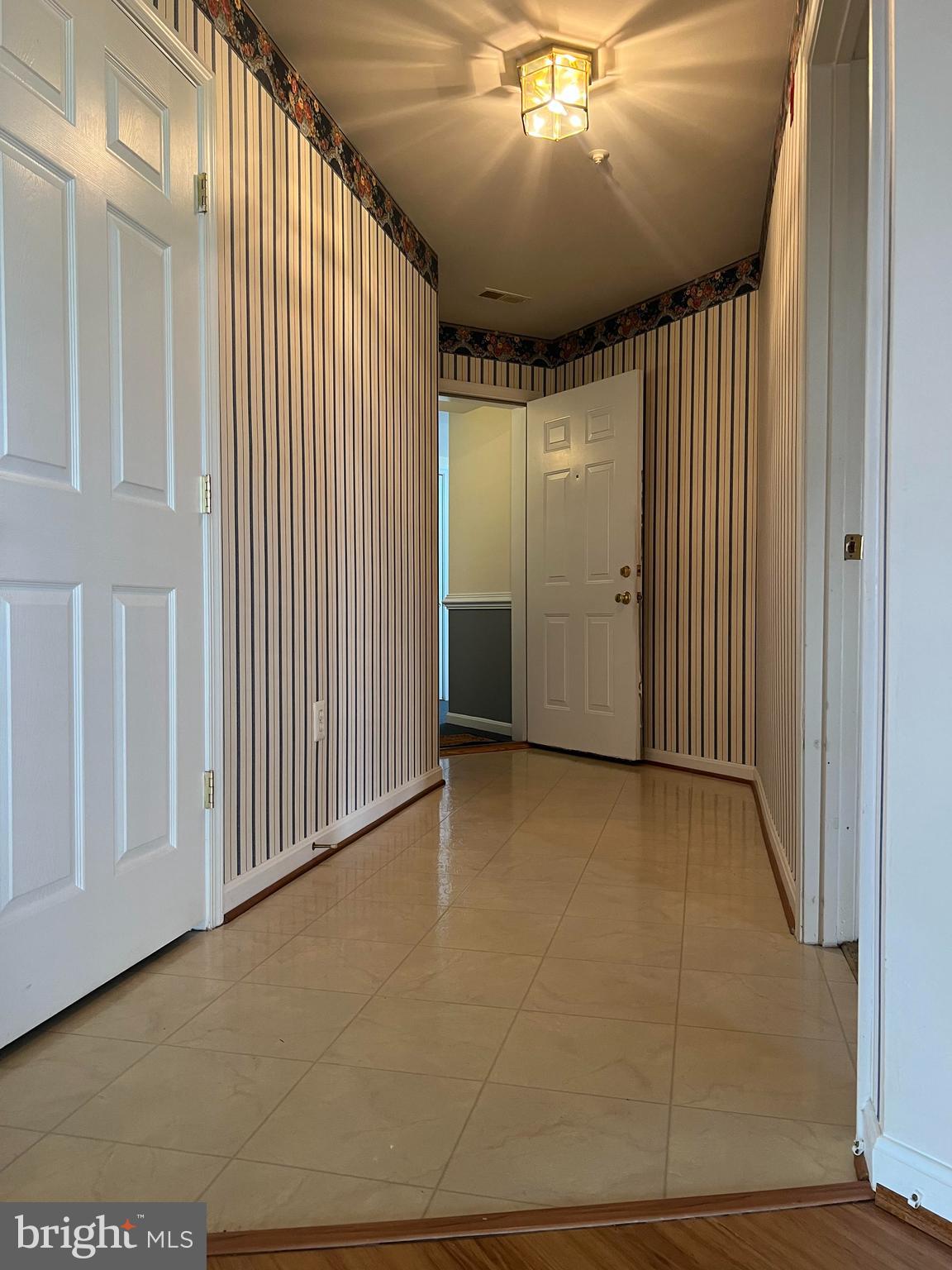 2510 Coach House Way, Unit 1C Frederick, MD 21702 - Photo 7 of 38 Roomy Entryway