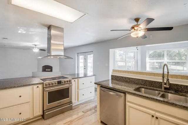 $2,300 | 22530 Saucier Lizana Road, Saucier, MS 39574