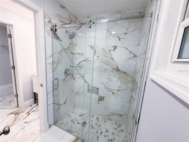 a view of a yard with a house