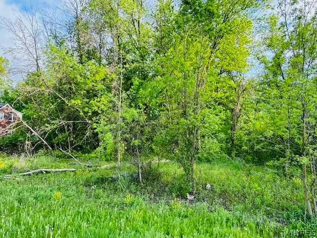 $245,000 | 3881 East Robinson Road, Amherst, NY 14228