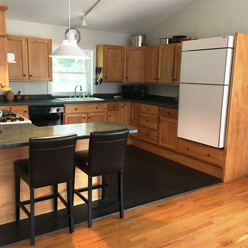 40 Thurston Pond Road Deerfield, NH 03037 - Photo 11 of 38 Gallery Image 11