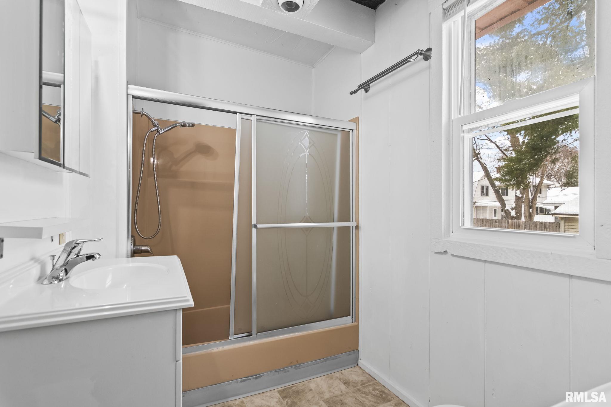 1219 West Lawrence Avenue Springfield, IL 62704 - Photo 14 of 36 Gallery Image 14