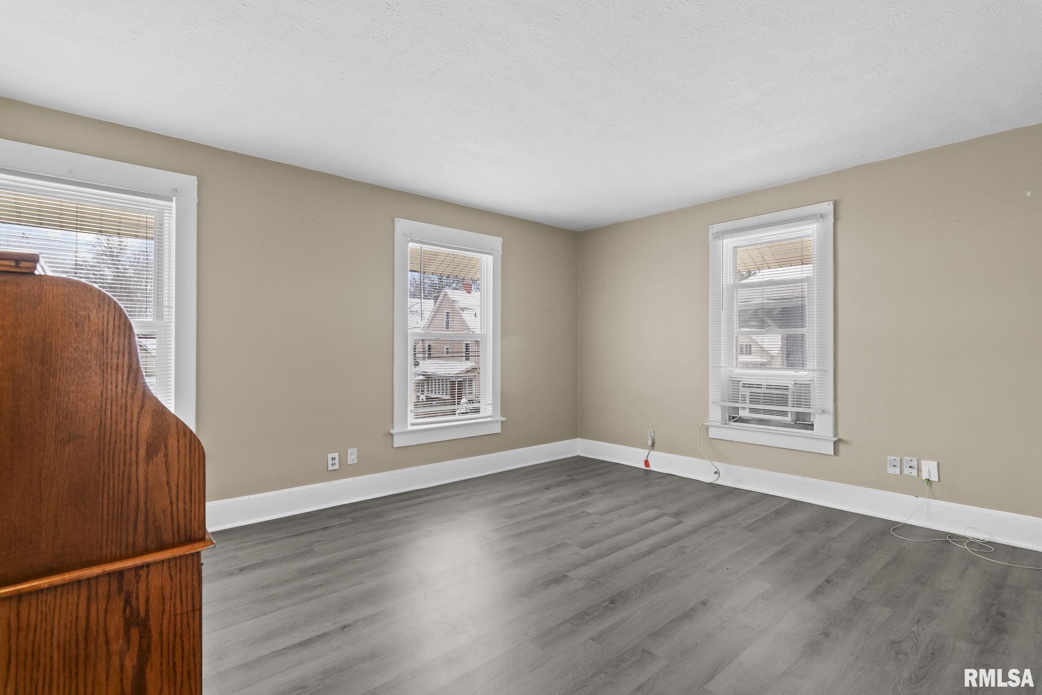 1219 West Lawrence Avenue Springfield, IL 62704 - Photo 15 of 36 Gallery Image 15