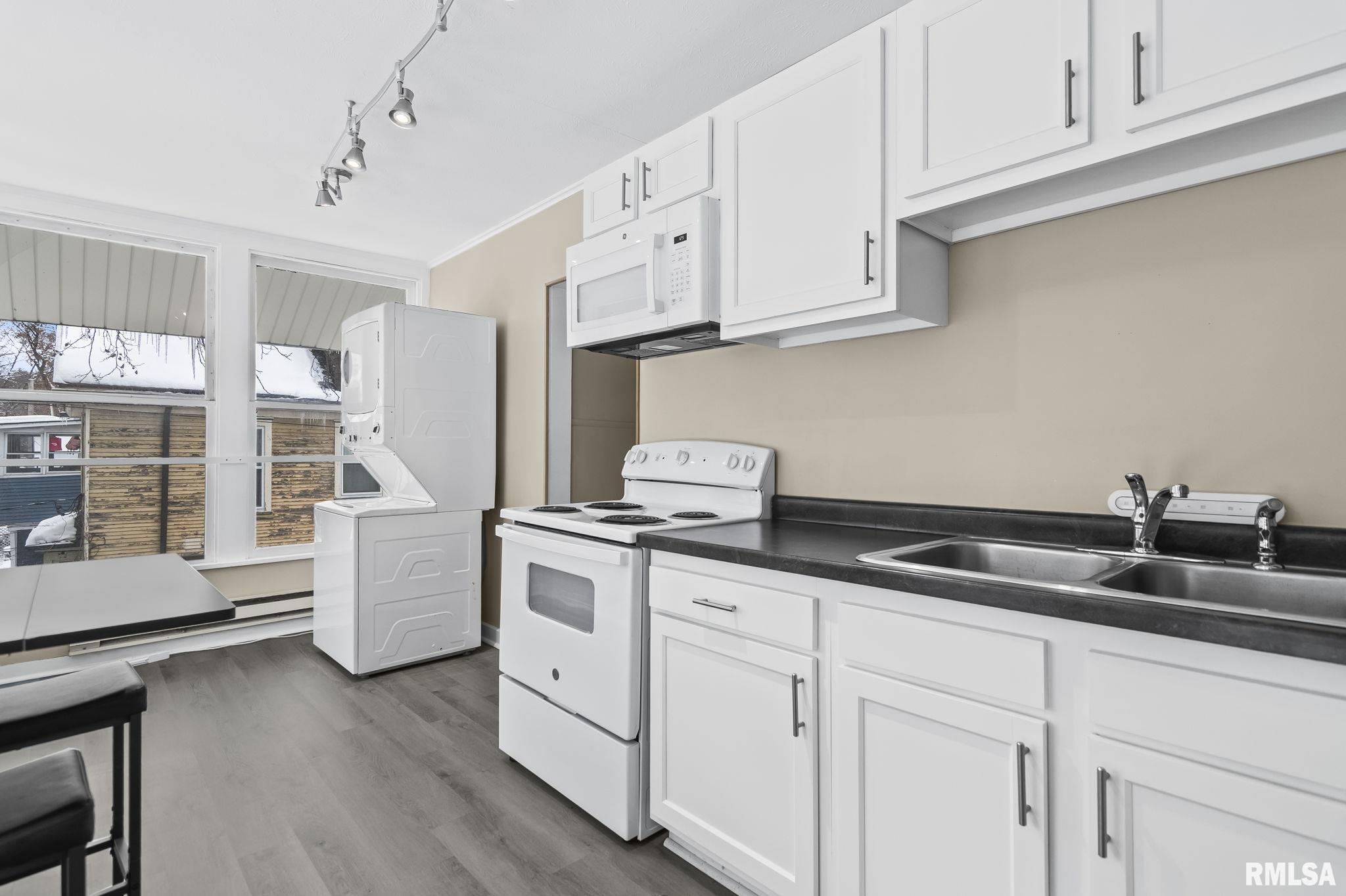 1219 West Lawrence Avenue Springfield, IL 62704 - Photo 25 of 36 Gallery Image 25