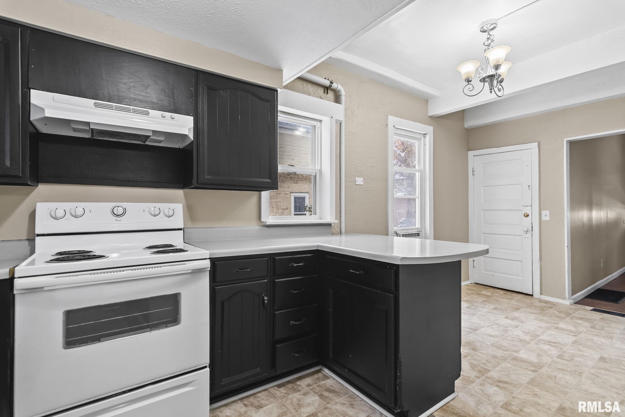 1219 West Lawrence Avenue Springfield, IL 62704 - Photo 10 of 36 Gallery Image 10
