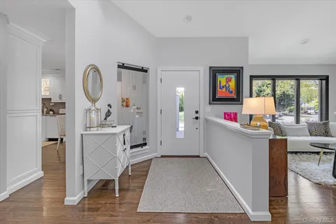 $1,400,000 | 4 Wood Path Drive, Northport, NY 11768