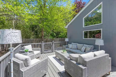 $1,400,000 | 4 Wood Path Drive, Northport, NY 11768