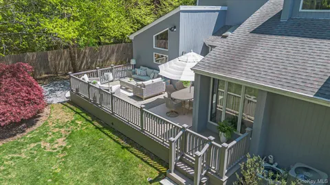 $1,400,000 | 4 Wood Path Drive, Northport, NY 11768