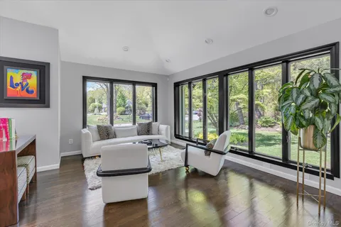 $1,400,000 | 4 Wood Path Drive, Northport, NY 11768
