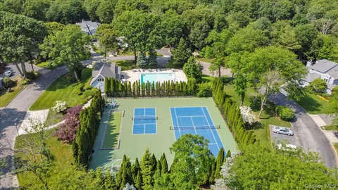 $1,400,000 | 4 Wood Path Drive, Northport, NY 11768