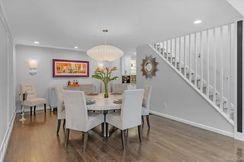 $1,400,000 | 4 Wood Path Drive, Northport, NY 11768