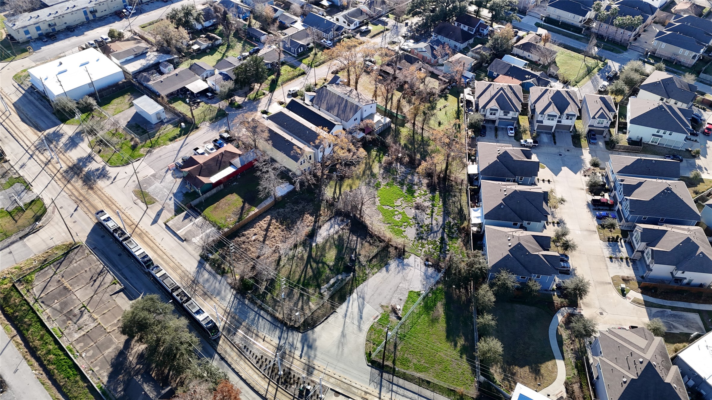 4701 Fulton Street Houston, TX 77009 - Photo 10 of 16 an aerial view of residential houses with outdoor space