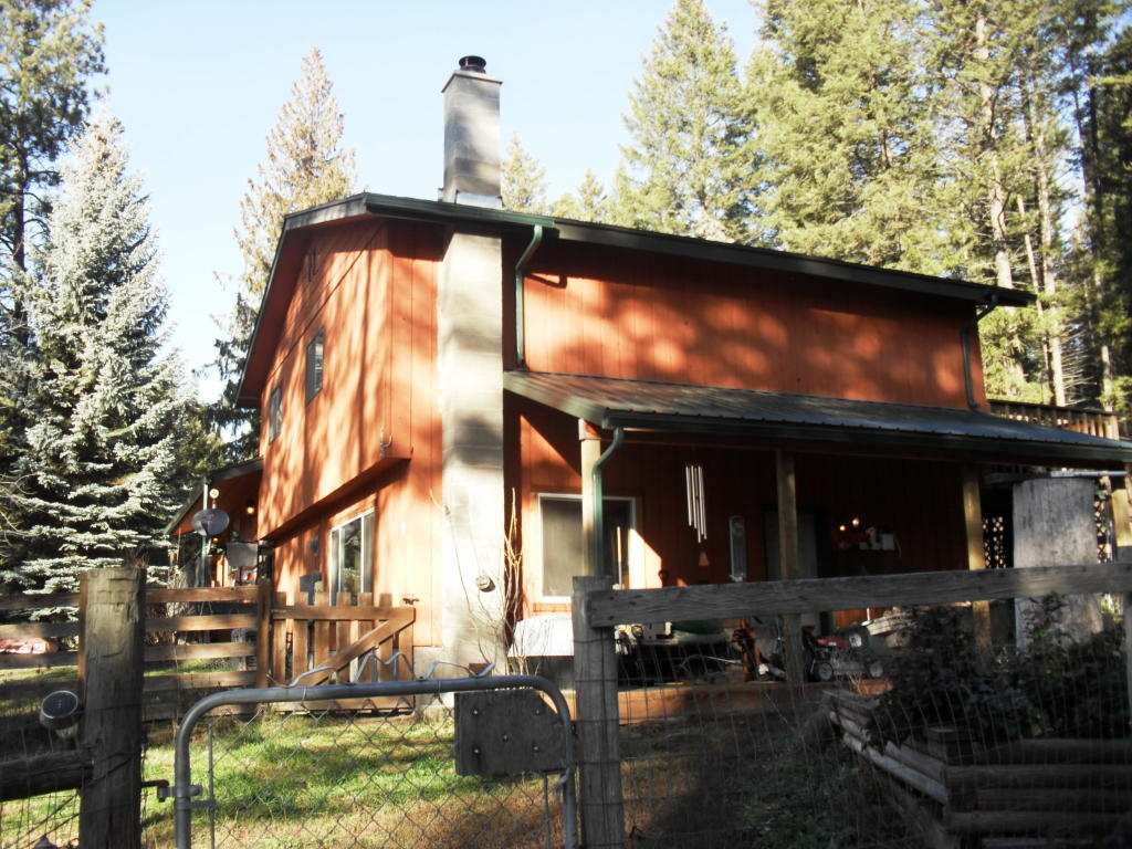 819 Lindsay Road Colville, WA 99114 - Photo 3 of 20