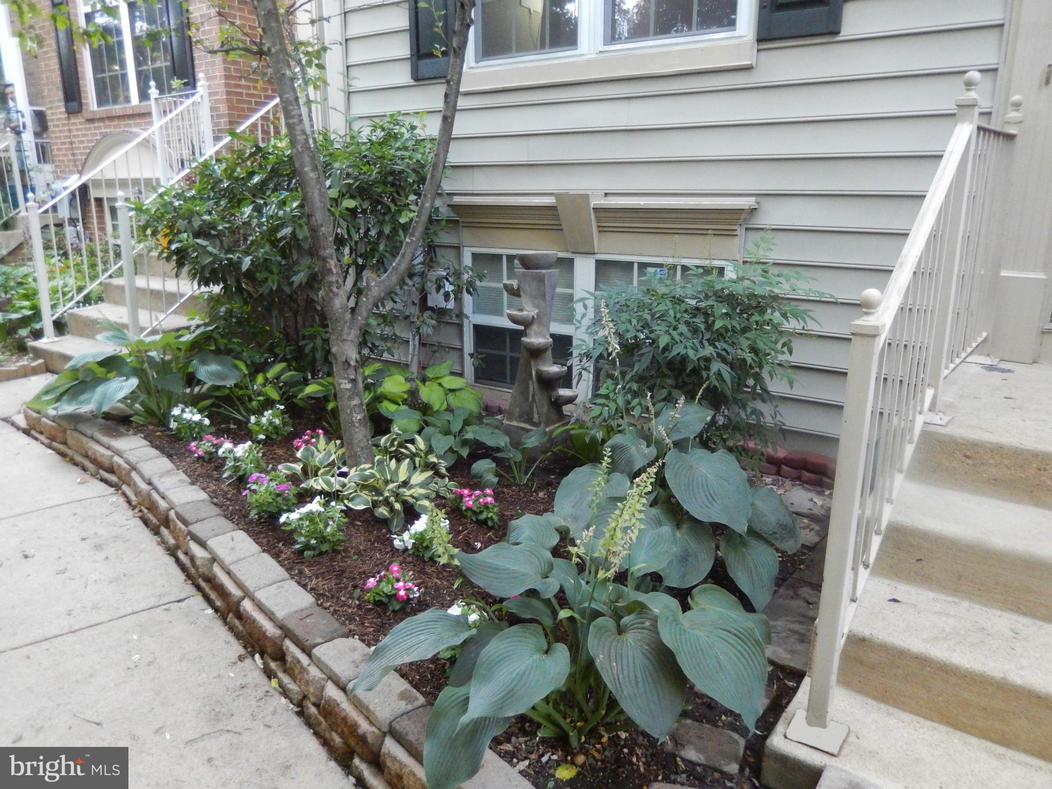 6039 Riddle Walk Alexandria, VA 22312 - Photo 2 of 30 Exterior (Front)