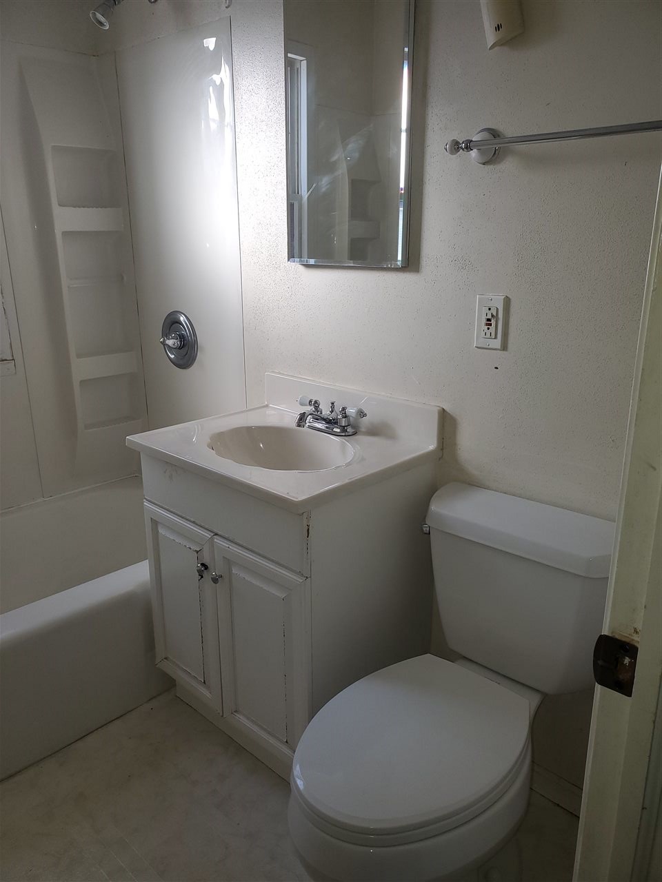 1809 Nebraska Road Rockford, IL 61108 - Photo 14 of 31 Gallery Image 14
